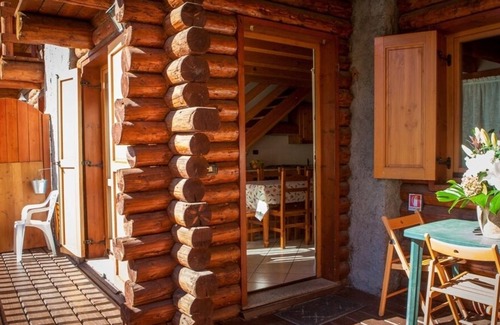 Antey-Saint-Andre Ski Chalet | Delightful apartment in Antey St. André