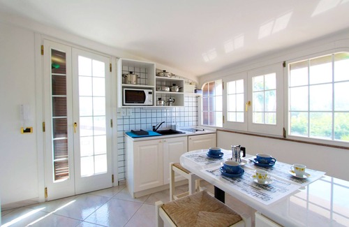Specchia Apartment | Inviting Apartment with Ocean View and Large Terrace