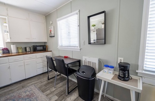 United Central Apartment | Cozy Apartment Steps from the Beach with Ocean View