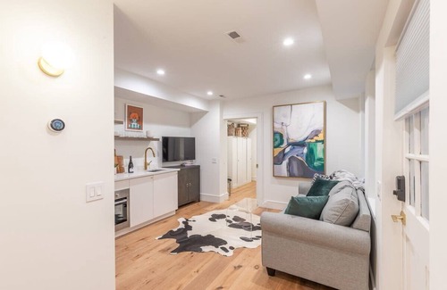 Dupont Circle Apartment | Tranquil Apartment in the Heart of Dupont - 10/10 Rated!
