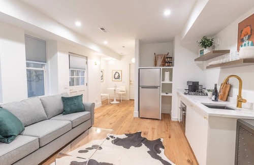 Dupont Circle Apartment | Tranquil Apartment in the Heart of Dupont - 10/10 Rated!