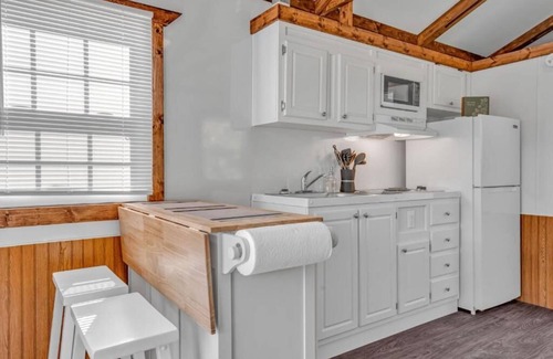 Key Colony Beach Cabin | Inviting Aqualodge with Cabana Club Access & Poolside Fun
