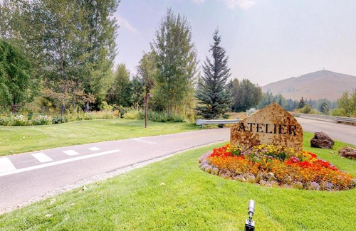 Elkhorn Hotel | Inviting Atelier Getaway with Pool and Hot Tub Amenities