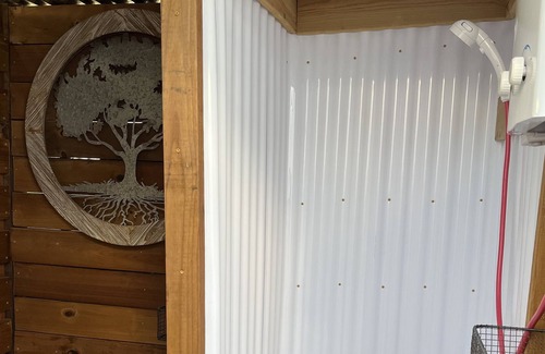 Royse City RV Rental | Inviting Belle Tent Retreat with Private Outdoor Shower