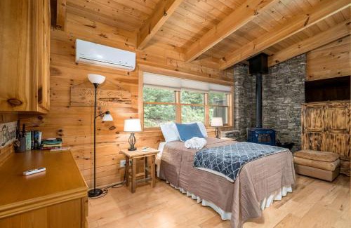 Blue Ridge House | Delightful Cabin Rental with Mountain Views near Chattahoochee National Forest, Georgia