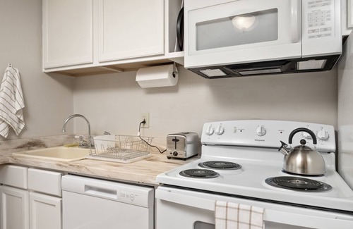 Garden Home-Whitford Condo | Cozy SW Portland Retreat with Outdoor Patio & Top Ratings