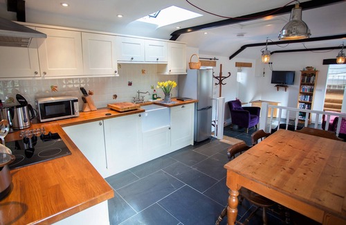 Treen House | Charming Cornish Barn with Ocean View & Spa near Minack Theatre