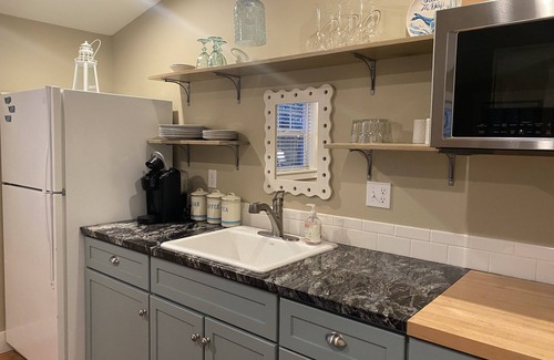 Poulsbo Cottage | Charming Cottage in Poulsbo: Family-Friendly Getaway