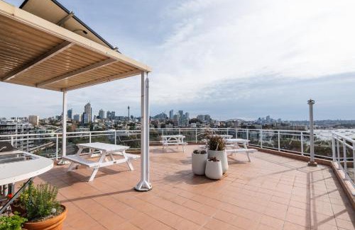 Darling Point Apartment | Delightful Darling Point Studio w Stunning Rooftop