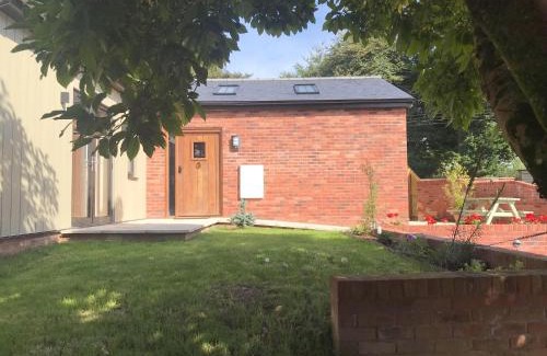 Plymtree House | Charming Detached Cottage in Village Centre - 9.5/10 Rating