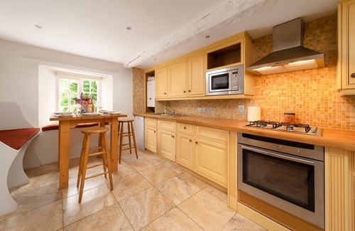 Barnstaple Cottage | Pet-Friendly Two-Bedroom Countryside Cottage with Pool