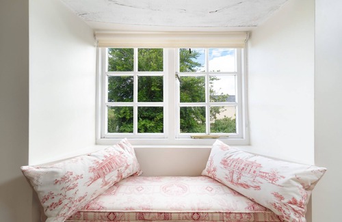 Barnstaple Cottage | Pet-Friendly Two-Bedroom Countryside Cottage with Pool