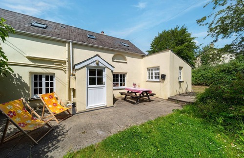 Barnstaple Cottage | Pet-Friendly Two-Bedroom Countryside Cottage with Pool