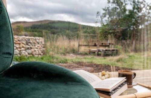Ballater Cabin | Inviting Forest View Cabin with Hot Tub in Cairngorms