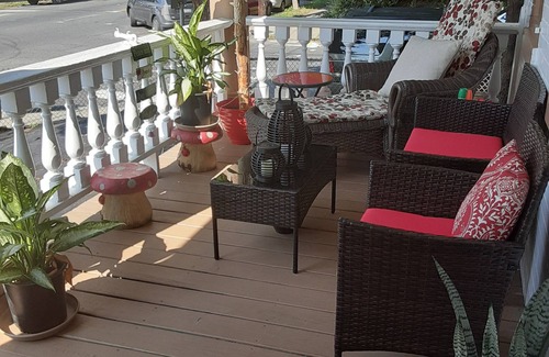 Olney-Oak Lane House | Delightful Retreat with Spa and Family-Friendly Amenities