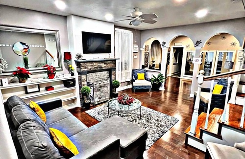 Olney-Oak Lane House | Delightful Retreat with Spa and Family-Friendly Amenities