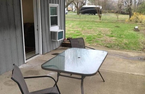 Hendersonville Apartment | Cozy Room Near Shops & Dining, Perfect for Families!