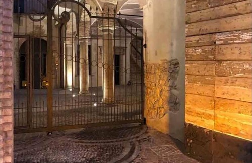 Desenzano del Garda City Centre Apartment | Charming Apartment in Historic Desenzano with Ocean Views