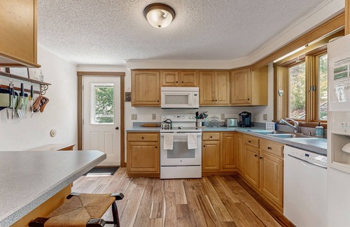 Town of Jerusalem House | Serene Lakefront Retreat with Private Dock and Ocean Views