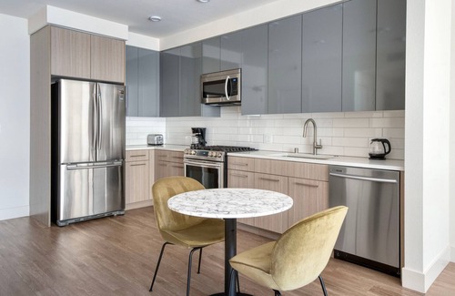 Mountain View Apartment | Inviting Mountain View 1BR with Pool & Gym, by Blueground