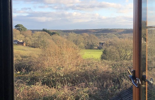 New Forest District House | Charming New Forest Cottage with Hot Tub & Forest Access
