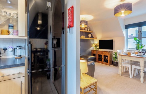 Cambourne Cottage | Charming New Annexe Near Cambridge with Scenic Lake Views