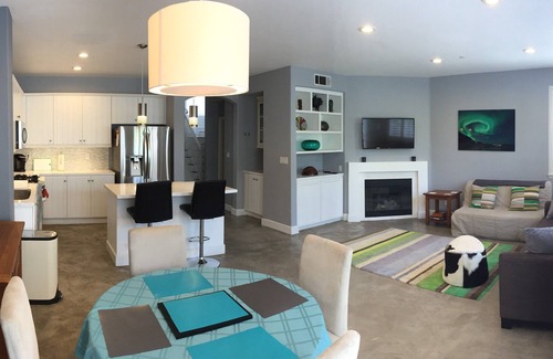 South Redondo House | Inviting Redondo Beach Townhouse with Oceanfront Views