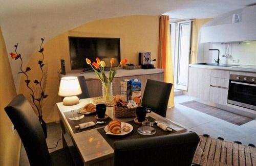 Materdei Apartment | Delightful renovated studio apartment in the heart of naples