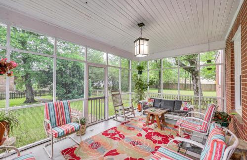 Delight House | Inviting Retreat with Fireplace & Spacious Yard - 10/10 Rating