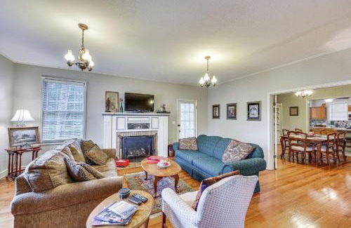 Delight House | Inviting Retreat with Fireplace & Spacious Yard - 10/10 Rating