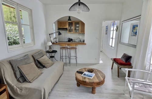 Biarritz House | Cozy Beach House with Pool and Ocean View Near Golf