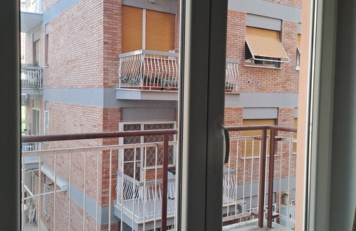 Cassia Apartment | Inviting Studio Apartment with Balcony - Perfect for Families