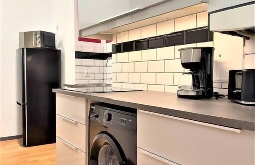 Rudolfsheim-Funfhaus Apartment | Inviting Suite Near Westbahnhof with Family-Friendly Amenities