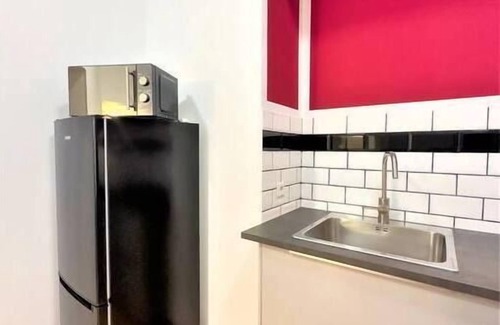 Rudolfsheim-Funfhaus Apartment | Inviting Suite Near Westbahnhof with Family-Friendly Amenities
