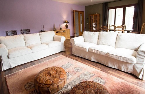 La Canyera Villa | Delightful Villa - only 18km to Costa Brava beaches!