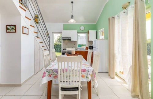 Krmed Villa | Inviting Villa with Pool for 6, Rated 9/10 by Guests