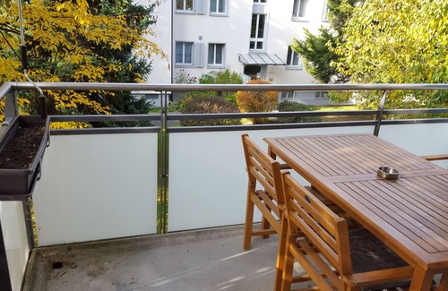 Wiedikon Apartment | Chic 1-Bed Apartment with Spa and Hot Tub in Central Location