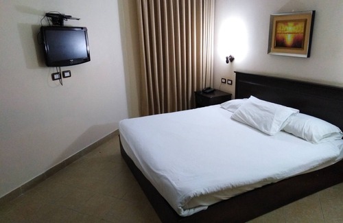 Madaba Hotel | Delilah Hotel: Deluxe Studio with Pool and Shared Kitchen