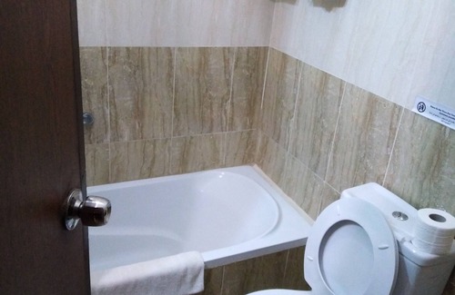 Madaba Hotel | Delilah Hotel: Deluxe Studio with Pool and Shared Kitchen