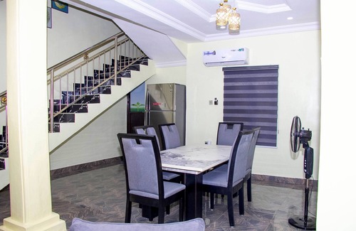 Bouvet Island House | Comfortable 4-Bedroom Getaway in Vibrant Lagos with Wi-Fi