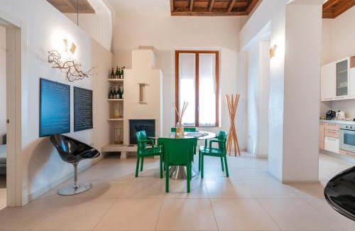 Ferrara Historic Centre Apartment | Experience Delle Scienze 11: 4-Star Hotel with Breakfast