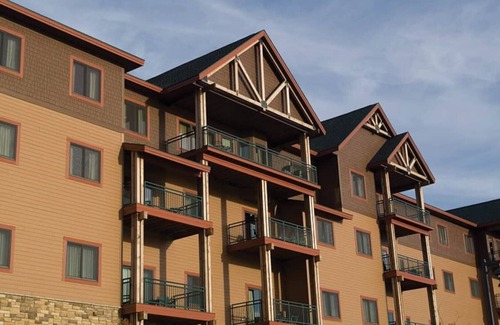 Wisconsin Dells Cabin | Explore Dells Condo 1BR Suite with Free Waterpark Access
