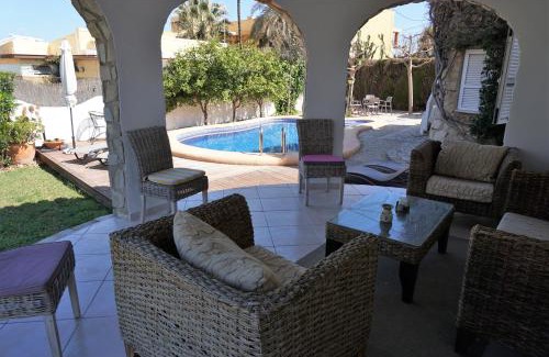 Almadrava Beach Villa | Delmar: Oceanfront Retreat with Pool & Pet-Friendly Options