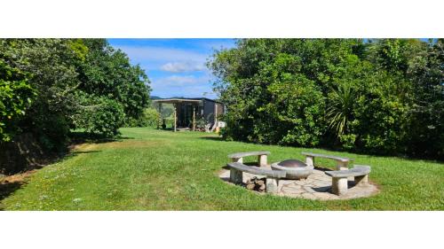 Whangarei House | Deloraine Tiny Retreat: Family-Friendly Getaway Awaits
