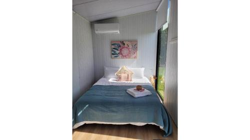 Whangarei House | Deloraine Tiny Retreat: Family-Friendly Getaway Awaits
