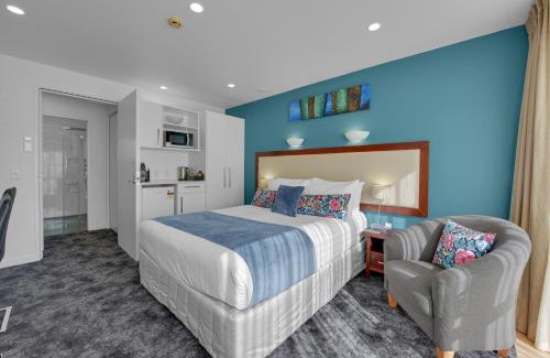 Nelson Apartment | Elegant Delorenzo Studio Apartments with Oceanfront Views