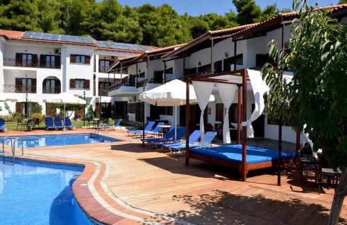 Neo Klima Apartment | Delphi Hotel: Oceanfront Escape with Family-Friendly Perks