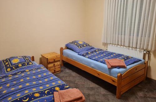 Heede Apartment | Exceptional Delphin Monteurwohnung: Pet & Child Friendly Retreat