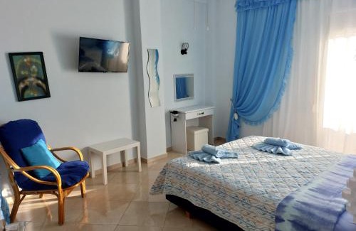 Itea Apartment | Experience Delphitea Philoxenia: Family-Friendly with Hot Tub