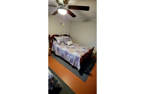 Delphos House | Cozy Delphos Bungalow Unit A on Historic Route 66